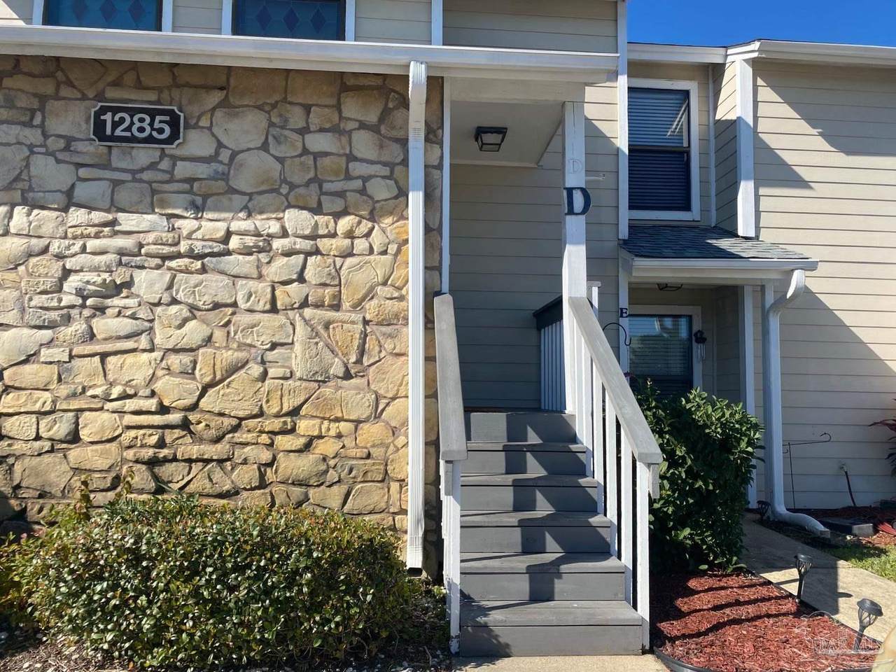 1285 College Pkwy - Photo 1