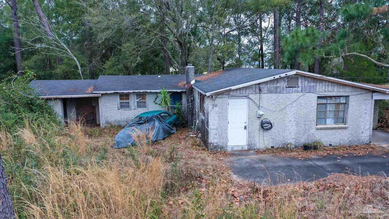 215 Hansen Blvd - Photo 1