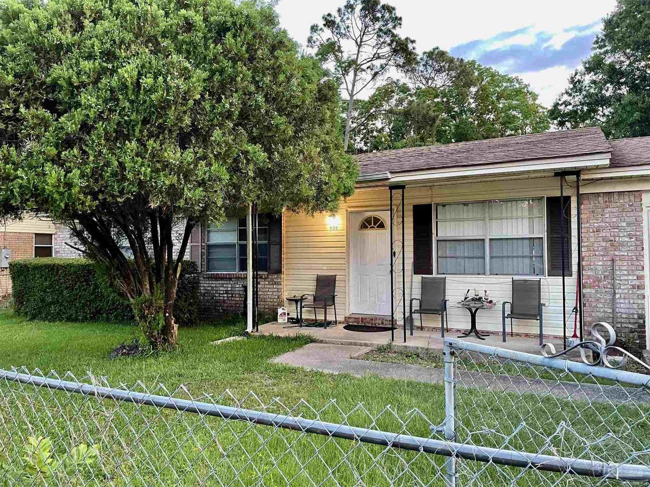 909 Bartow Ave - Photo 1