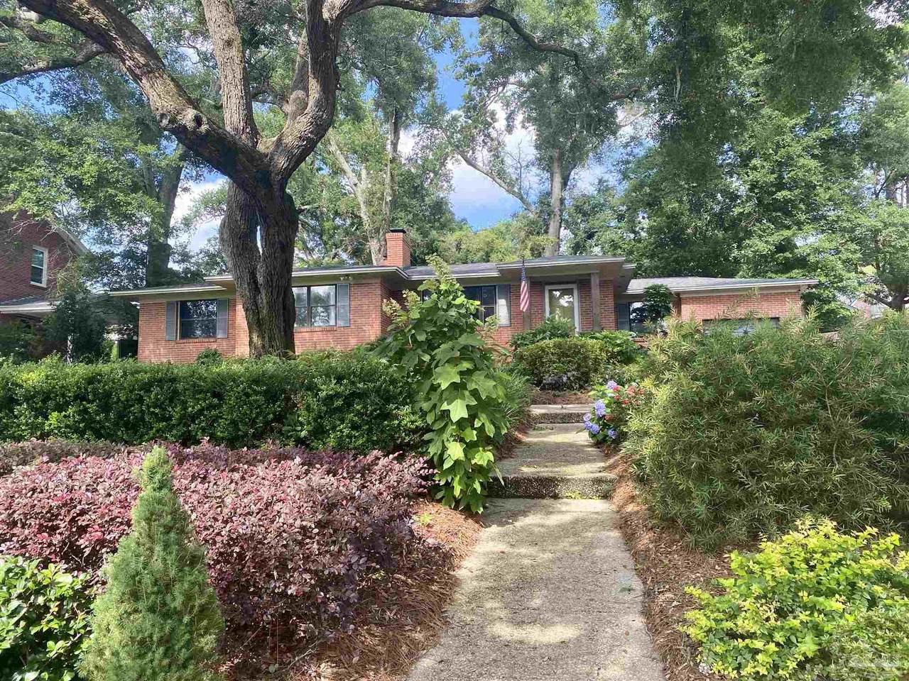 2103 Magnolia Ave - Photo 1