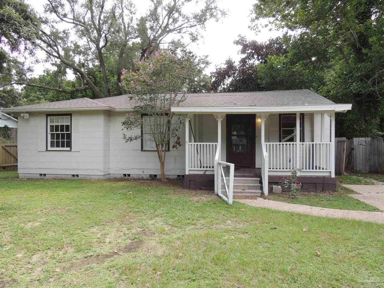 205 Bill Pl - Photo 1