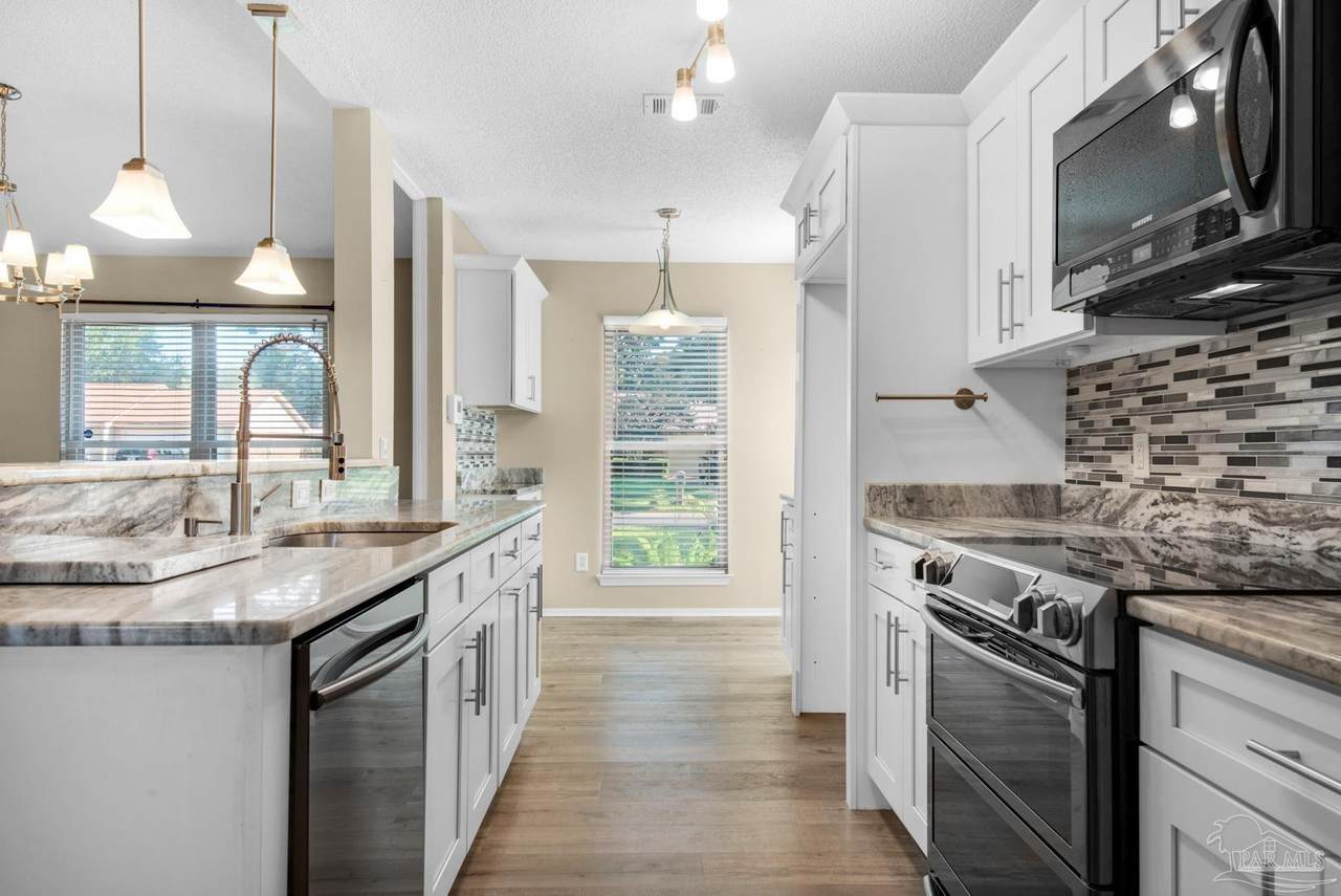 7376 Baywoods Ln - Photo 1