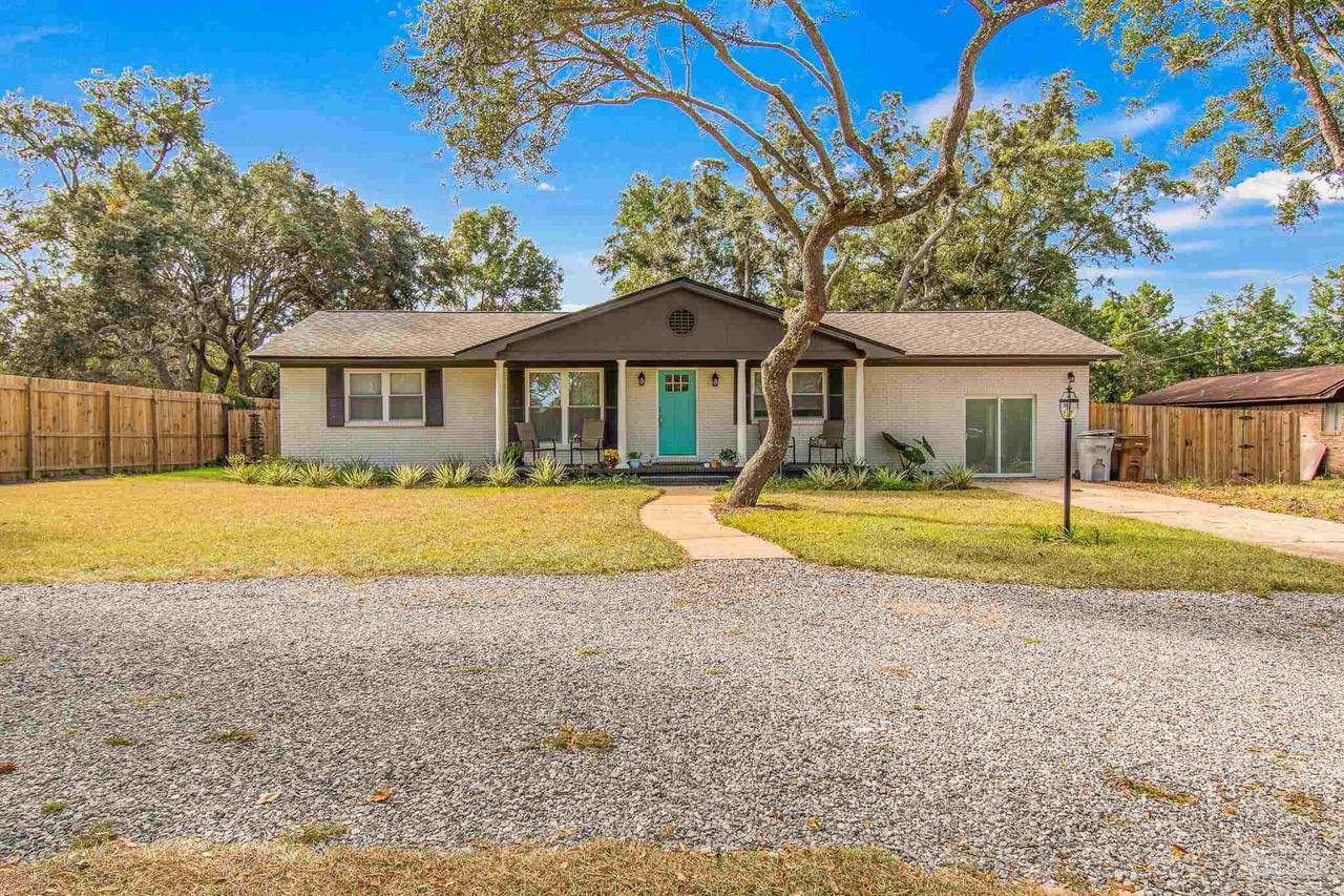4537 Hickory Shores Blvd - Photo 1