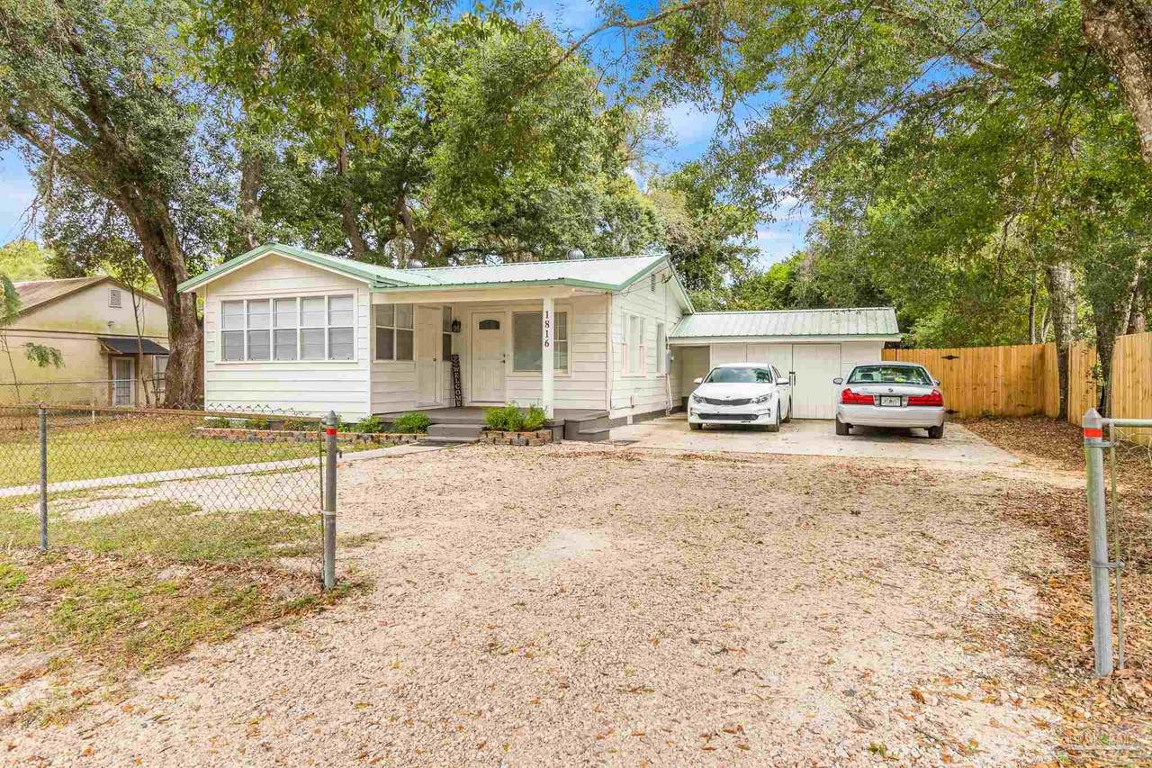 1816 Bainbridge Ave - Photo 1