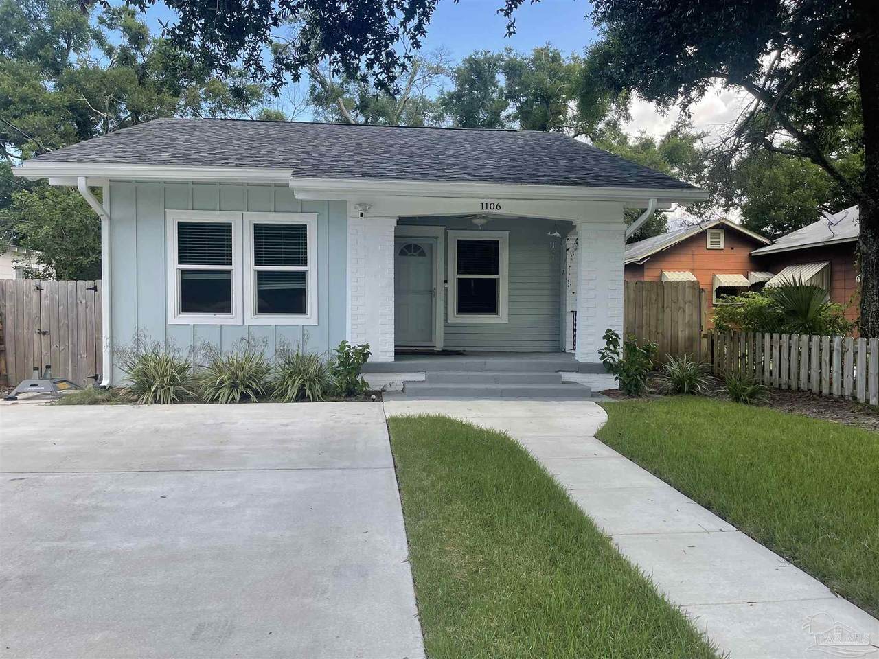 1106 Gregory St - Photo 1