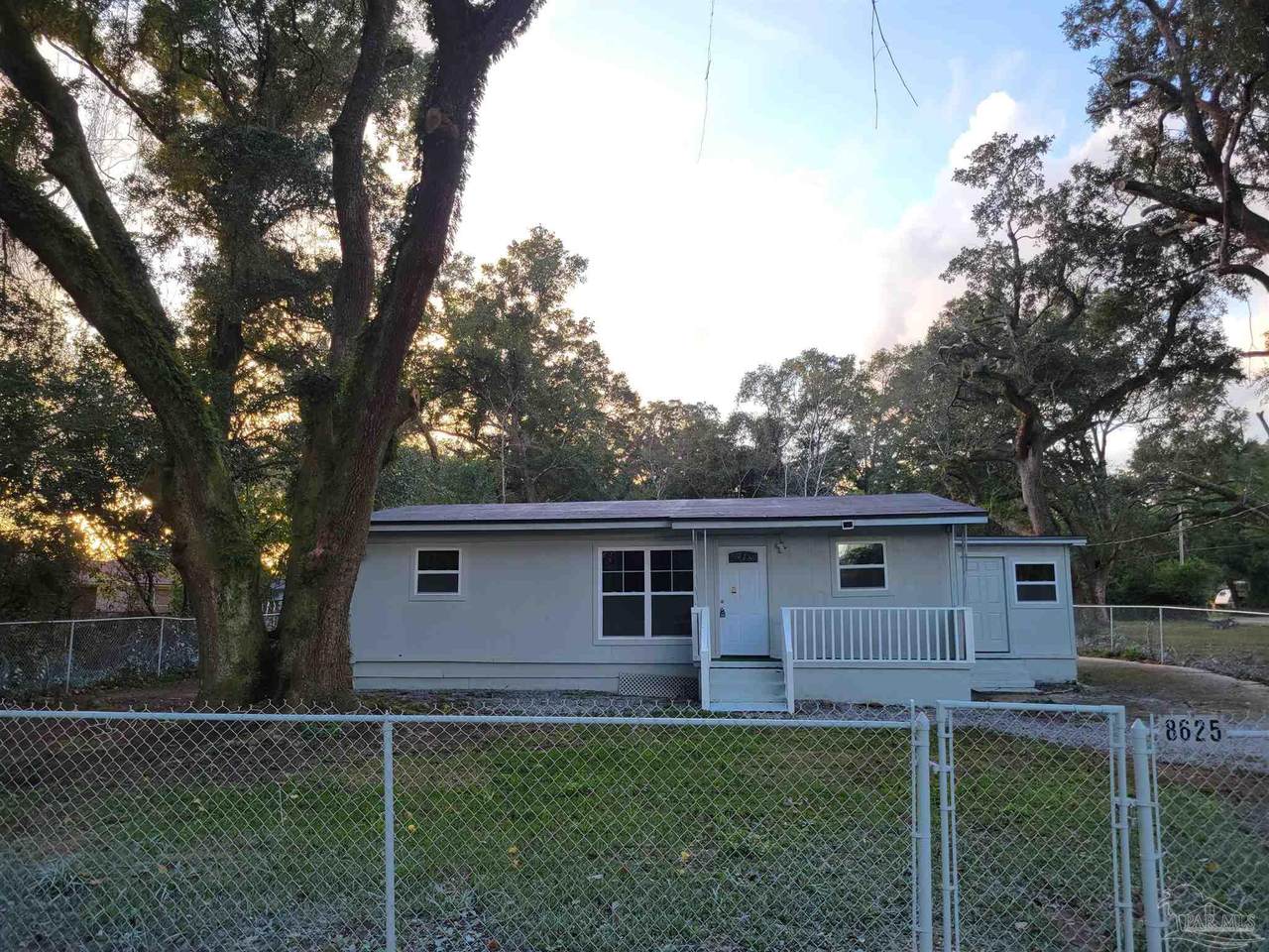 8625 Stockdale Dr - Photo 1
