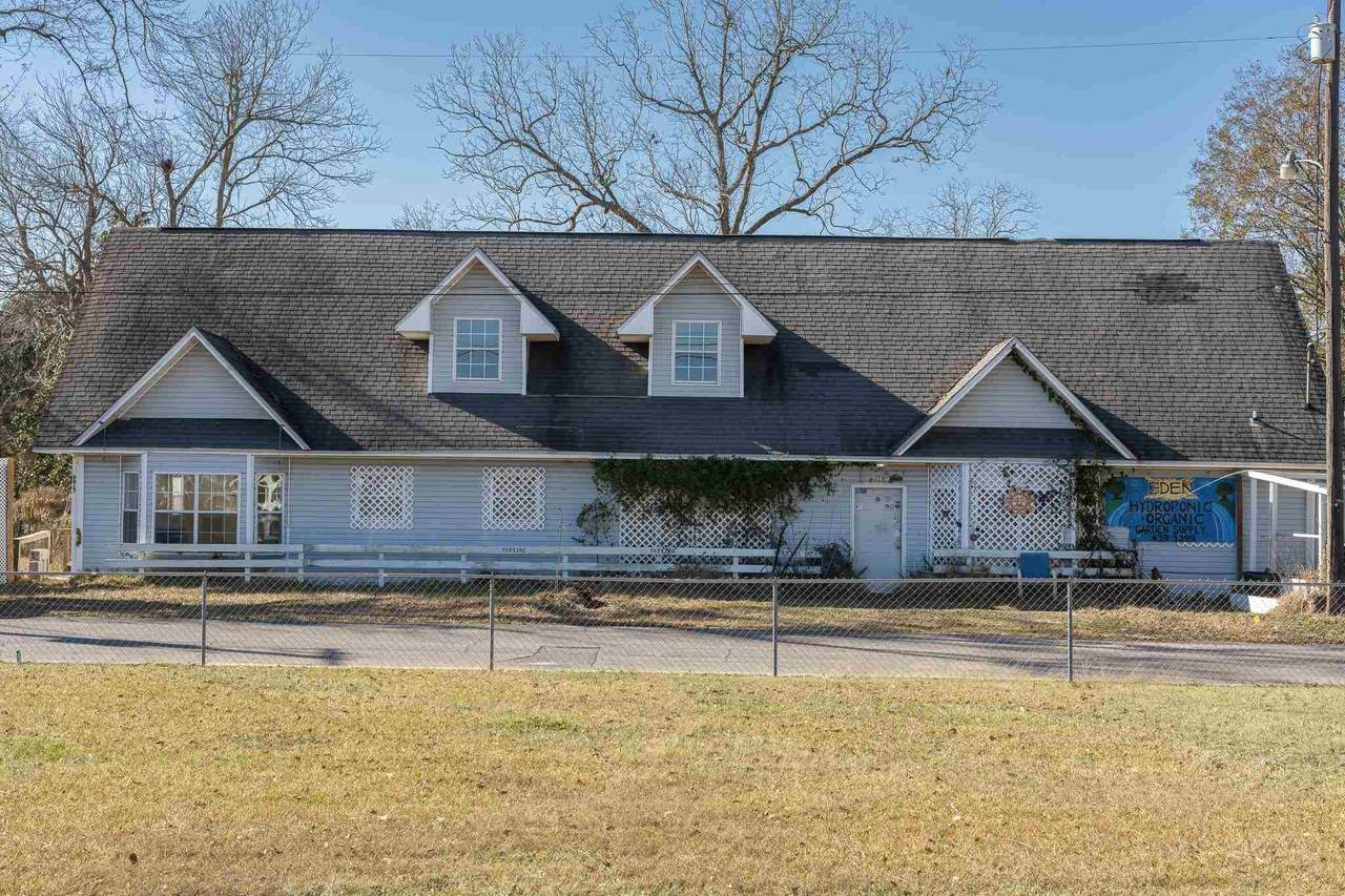 8419 Shaw Ave - Photo 1