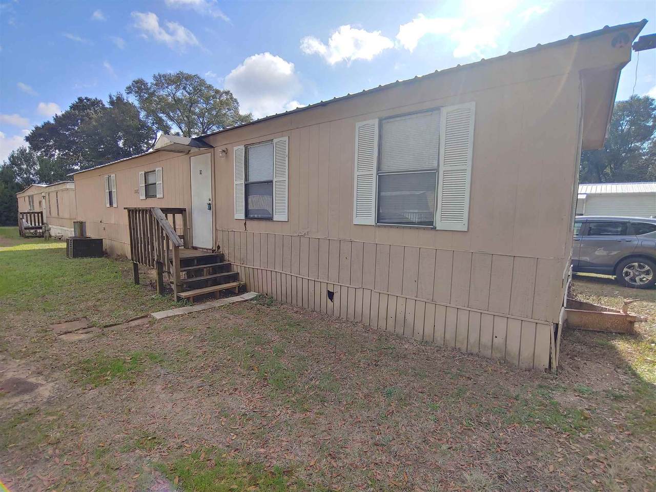 2821 Hillcrest Ave - Photo 1