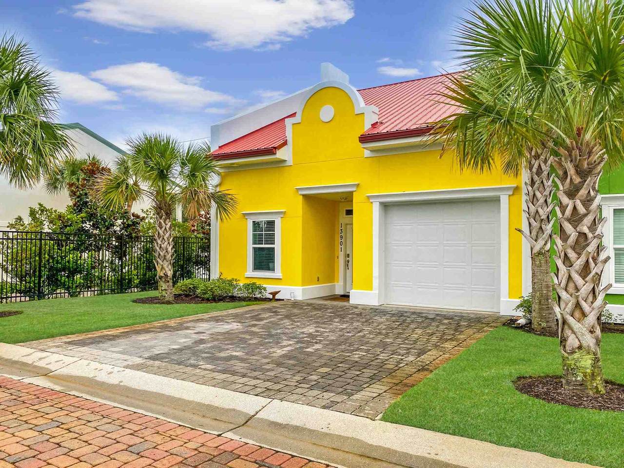 13901 Del Rio Dr - Photo 1