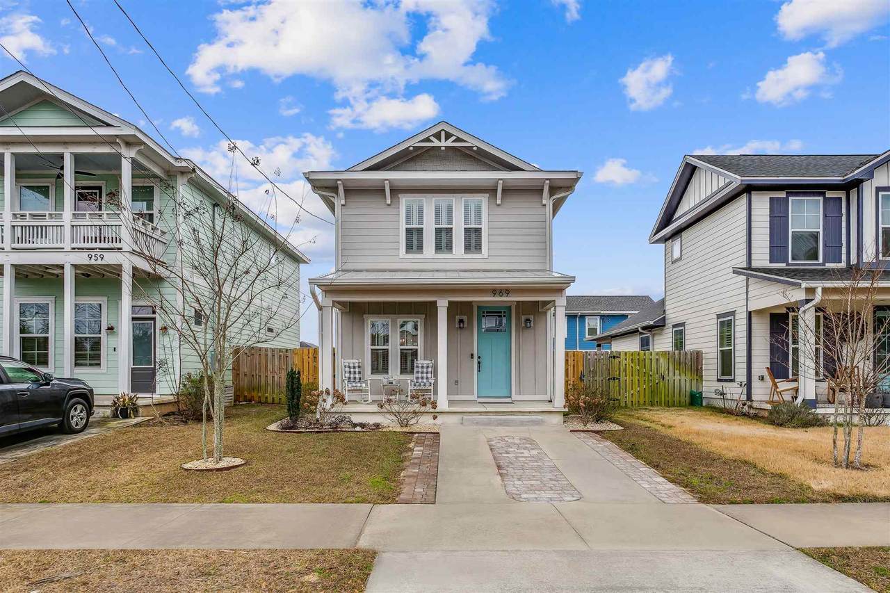 969 Gregory St - Photo 1