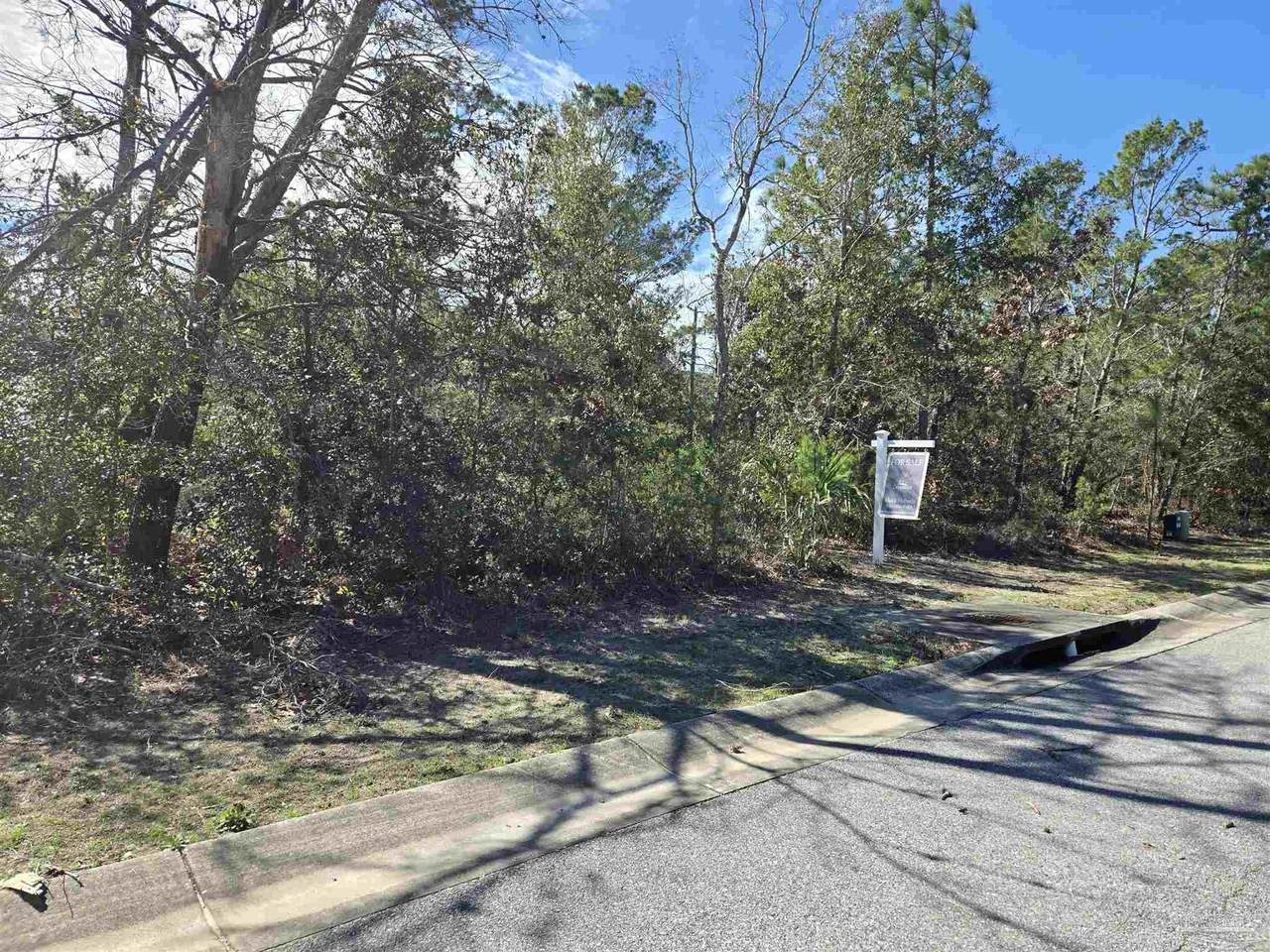 4904 Leeward Dr - Photo 1