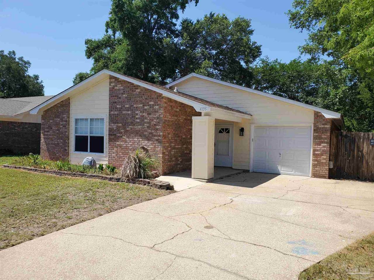 4135 Elmcrest Dr - Photo 1