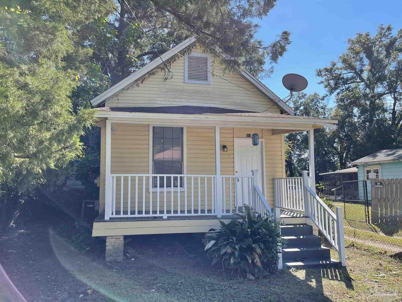 317 Lee St - Photo 1