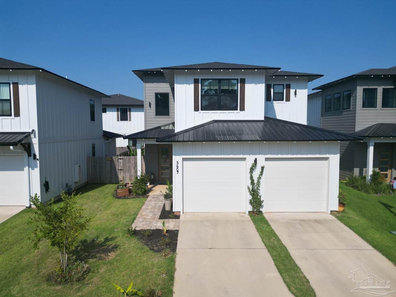 5607 Pelican Pl - Photo 1