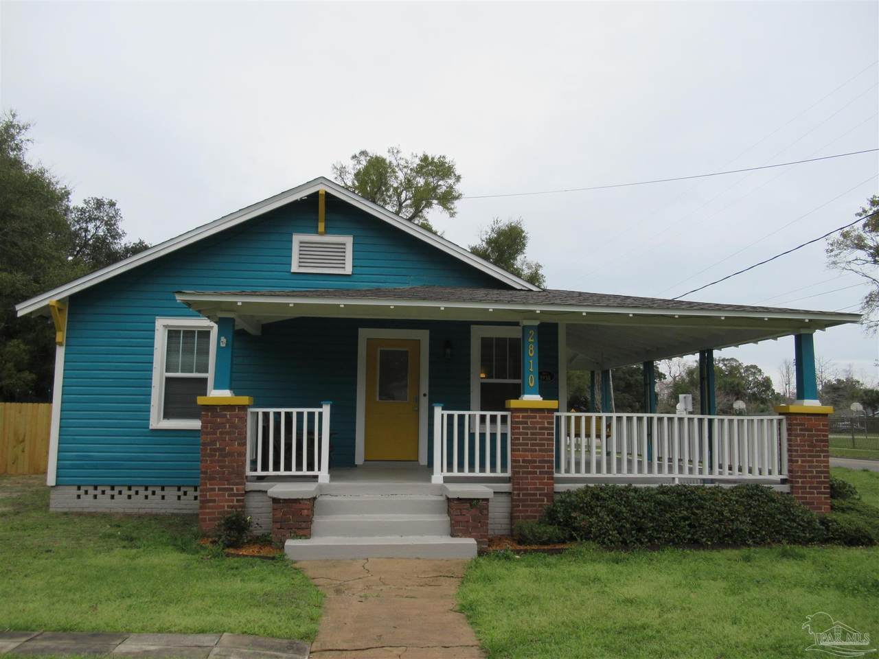 2810 Strong St - Photo 1