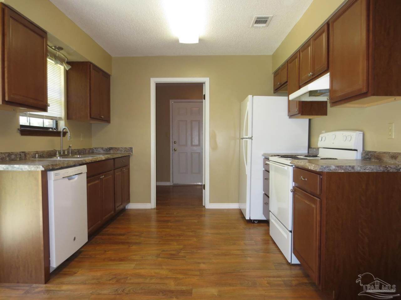 https://bt-photos.global.ssl.fastly.net/pensacola/1280_boomver_1_662249-2.jpg