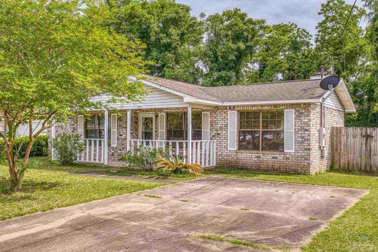 802 Christian Dr - Photo 1