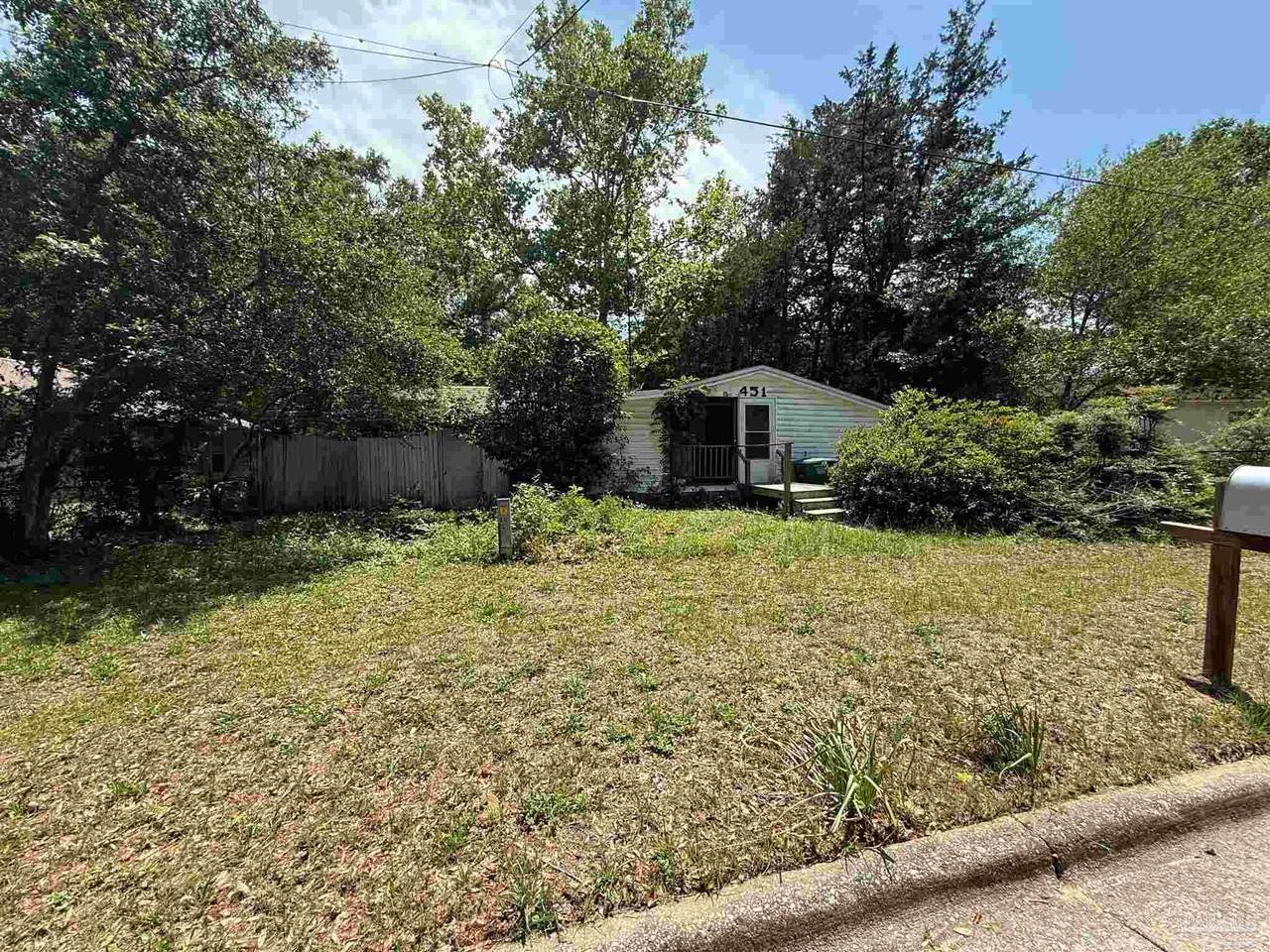 451 Cane Ave - Photo 1