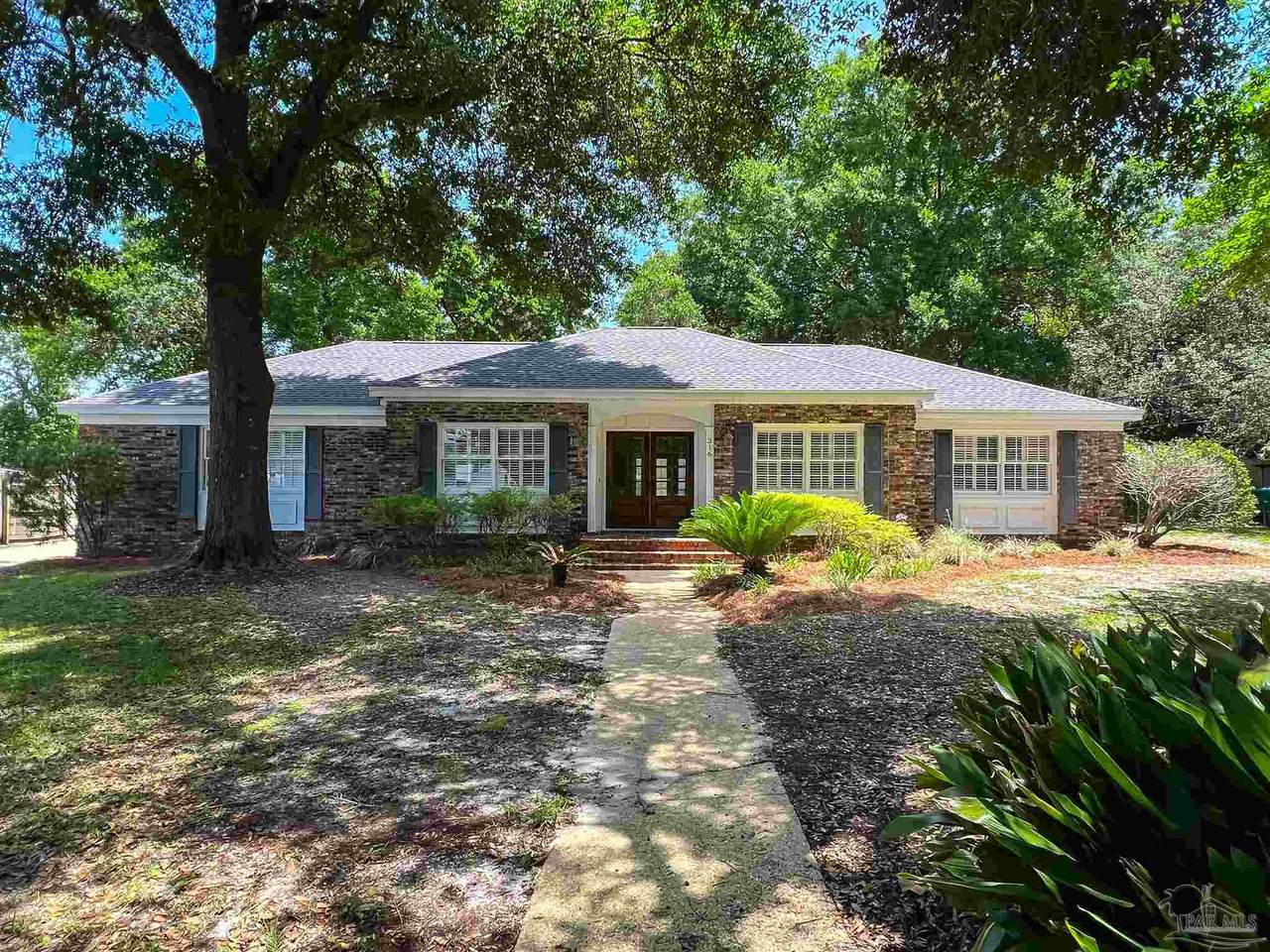 316 Dolphin St - Photo 1