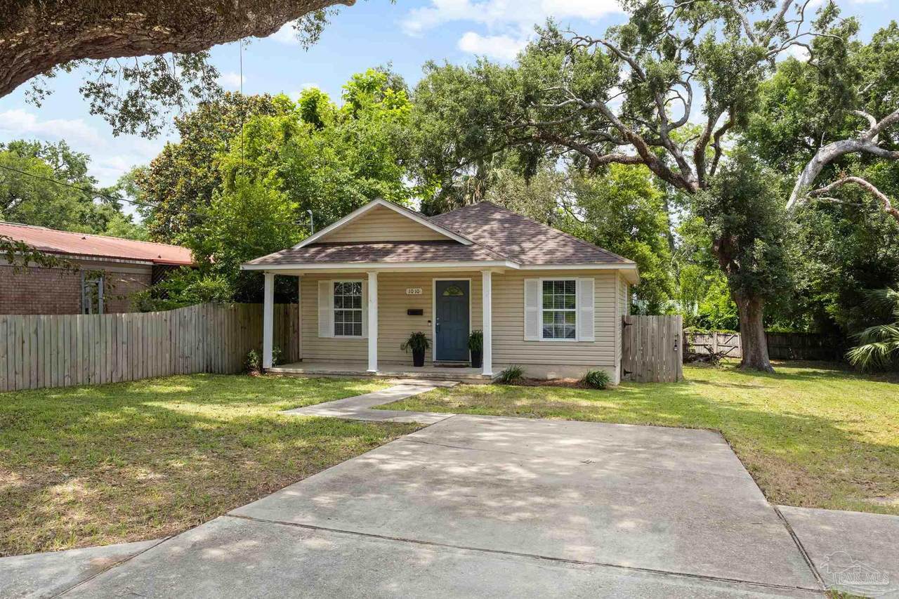 1010 Lloyd St - Photo 1