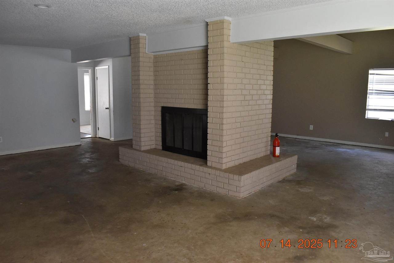 https://bt-photos.global.ssl.fastly.net/pensacola/orig_boomver_1_664788-2.jpg