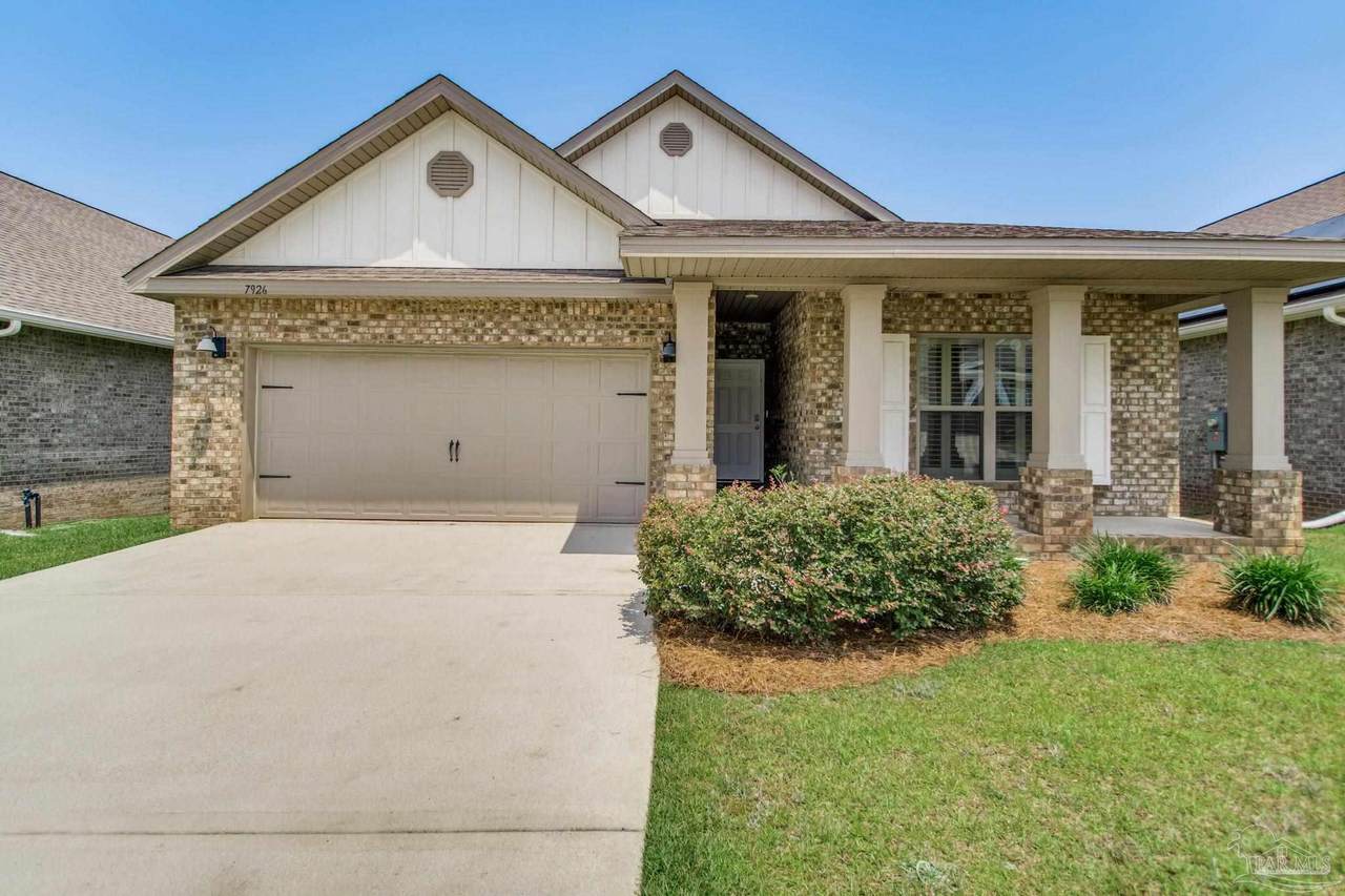 7926 Burnside Loop - Photo 1