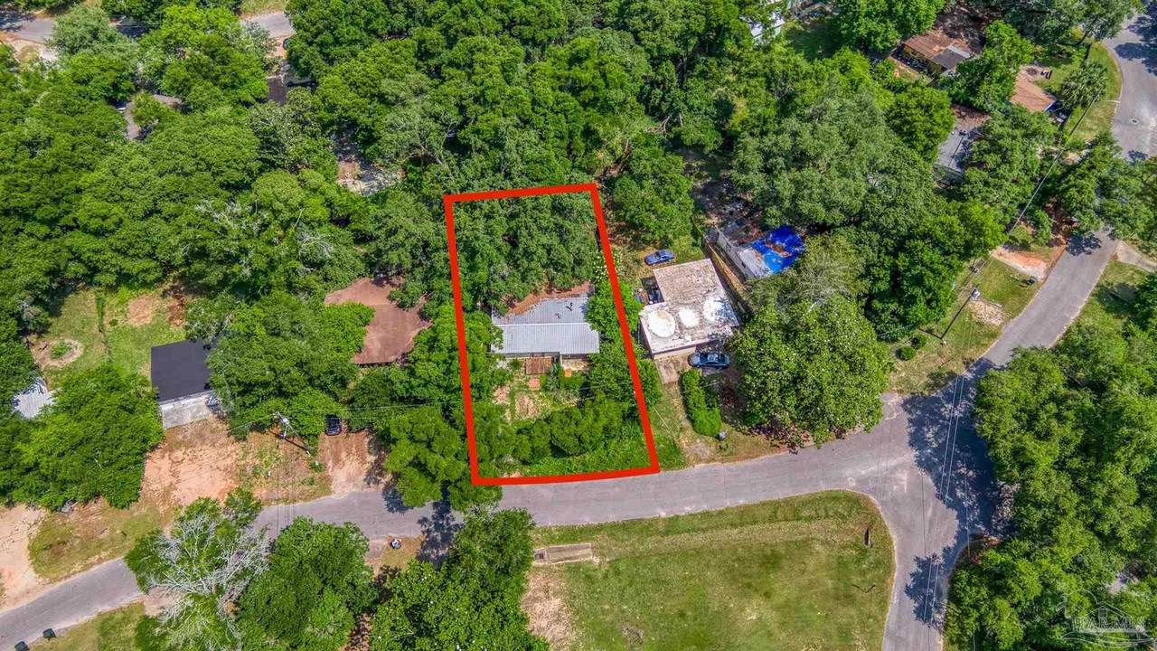 300 Louisiana Dr - Photo 1