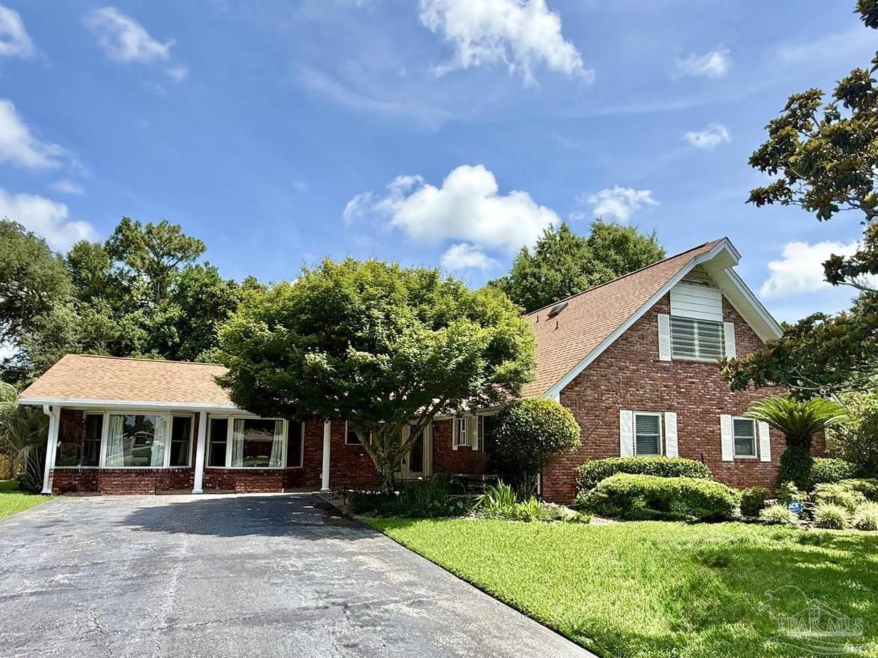 20 Magnolia Ave - Photo 1
