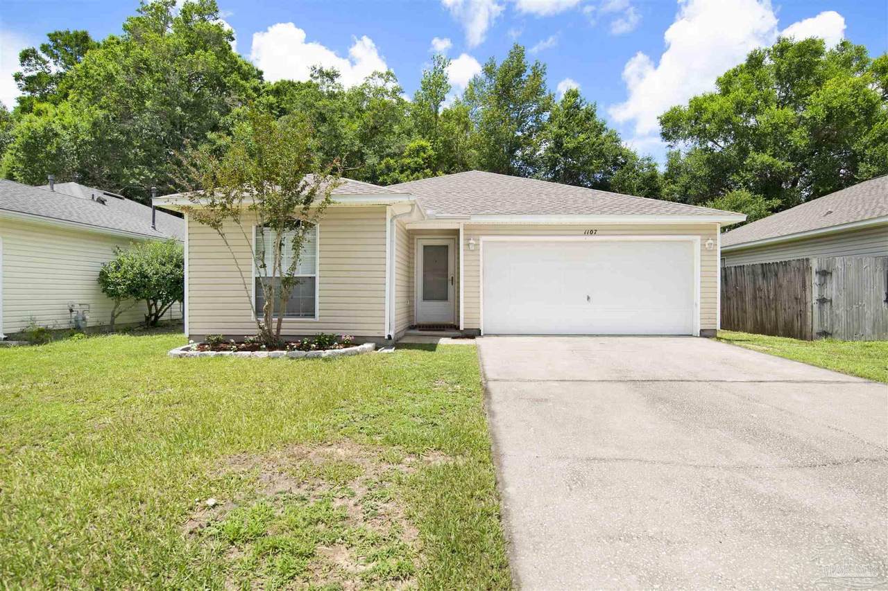 1107 Simpson St - Photo 1