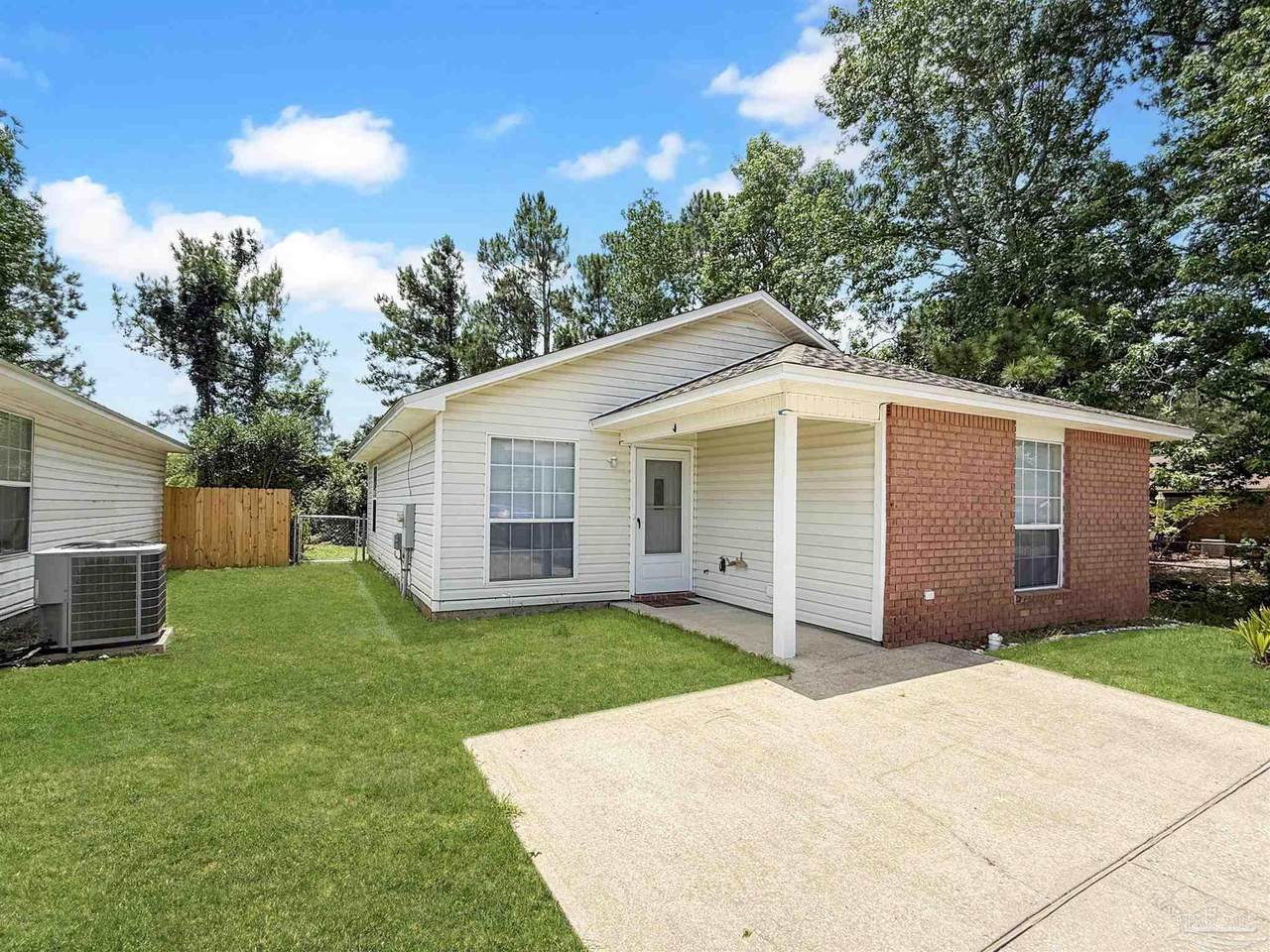 8943 Forest Oak Dr - Photo 1