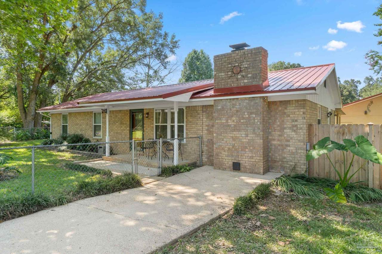 661 Herschel St - Photo 1