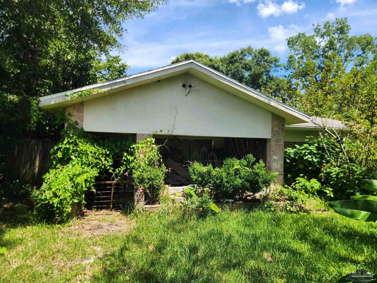 14 Ivanhoe Ave - Photo 1