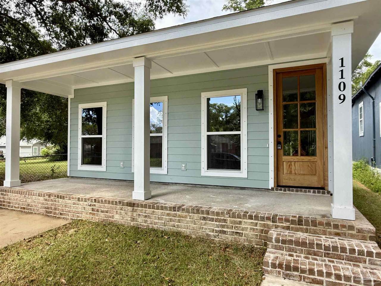 1109 C St - Photo 1