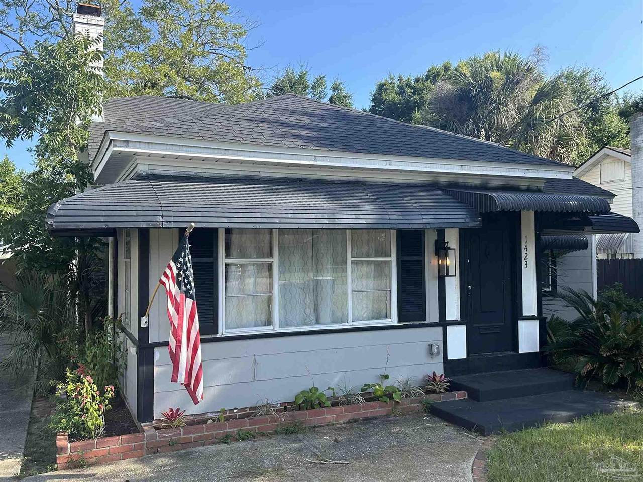 1423 Wisteria Ave - Photo 1