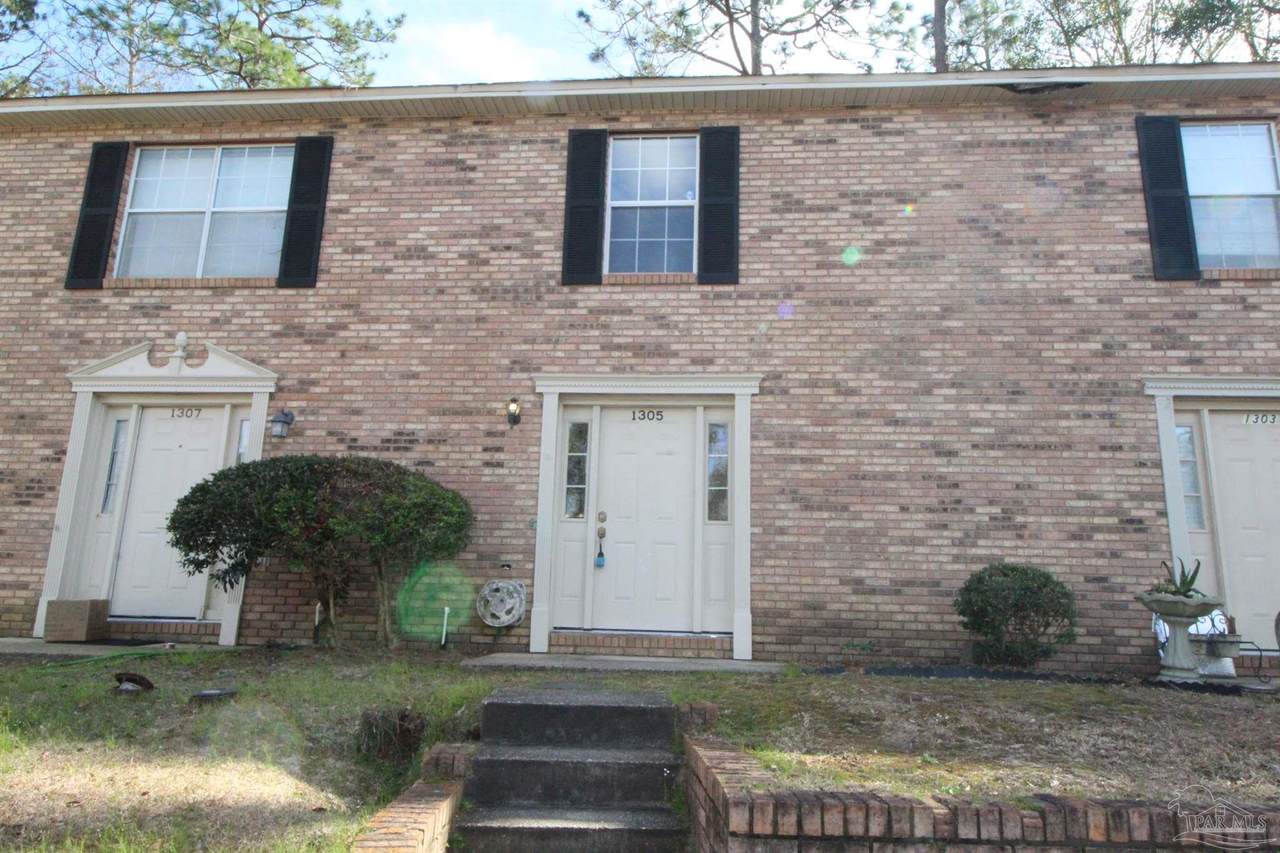 1305 Foxborough Dr - Photo 1