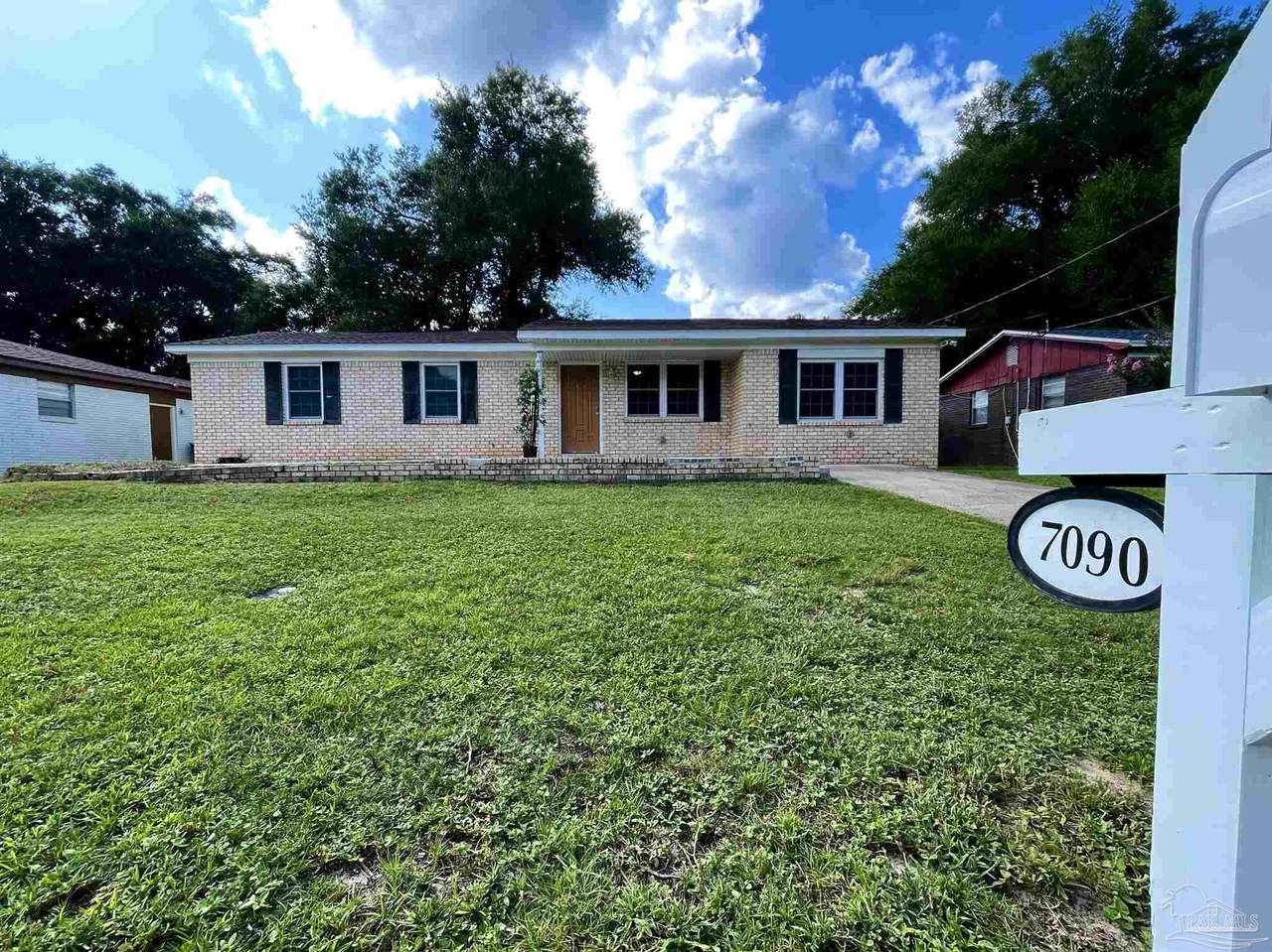 7090 Moore Ave - Photo 1