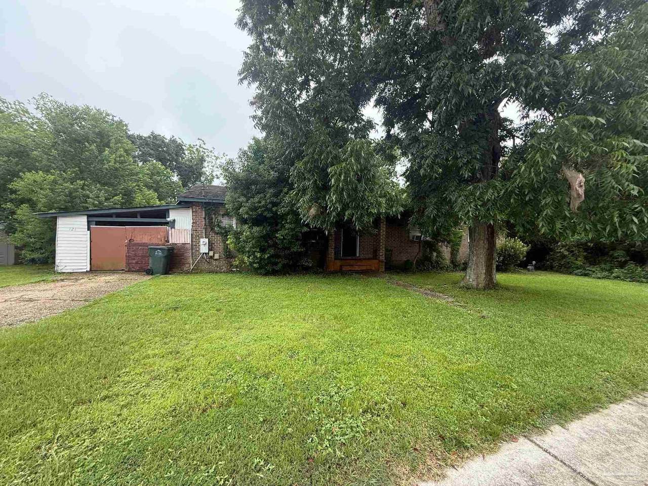 121 Airport Blvd - Photo 1