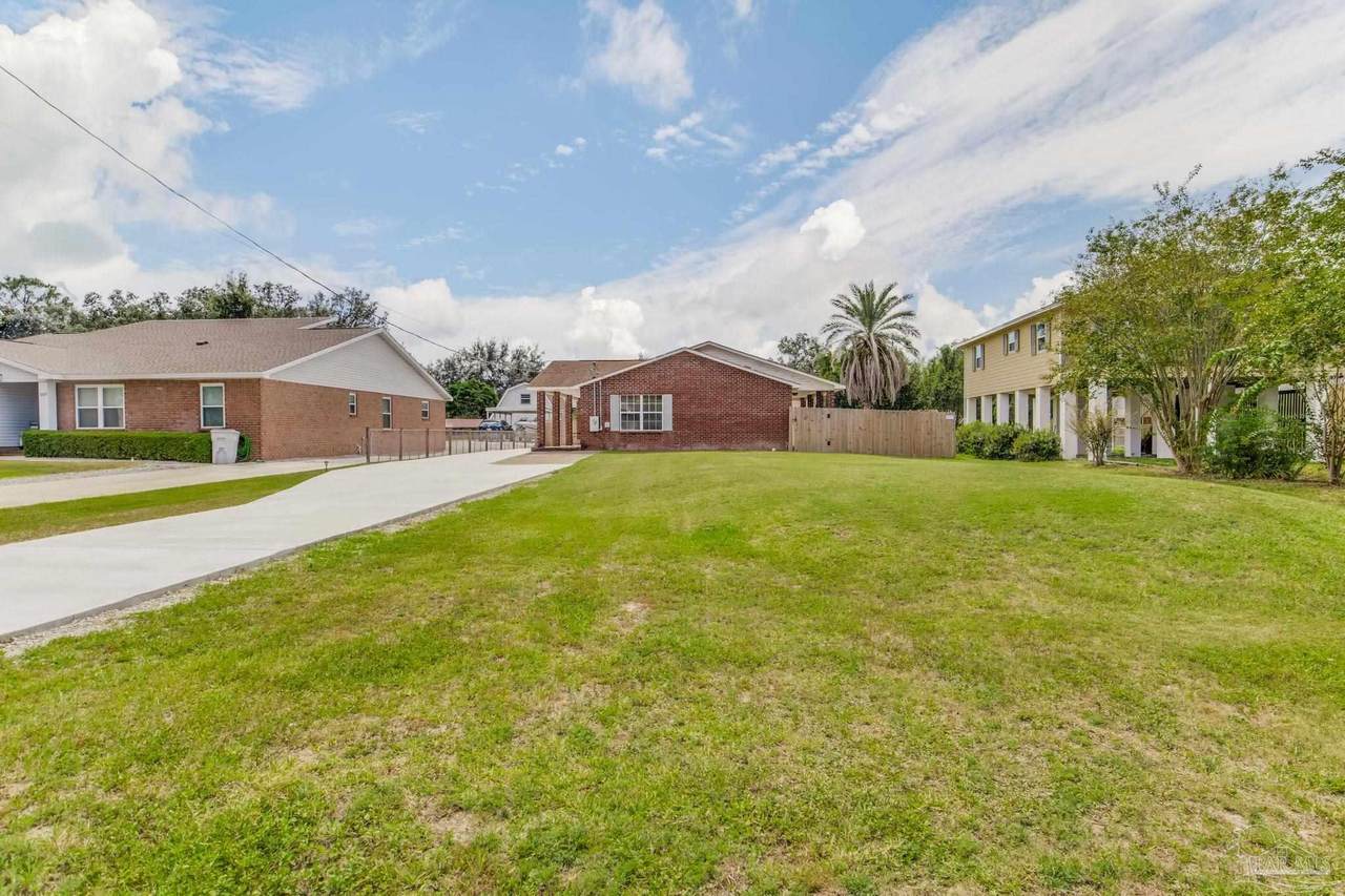 3201 Laurel Dr - Photo 1