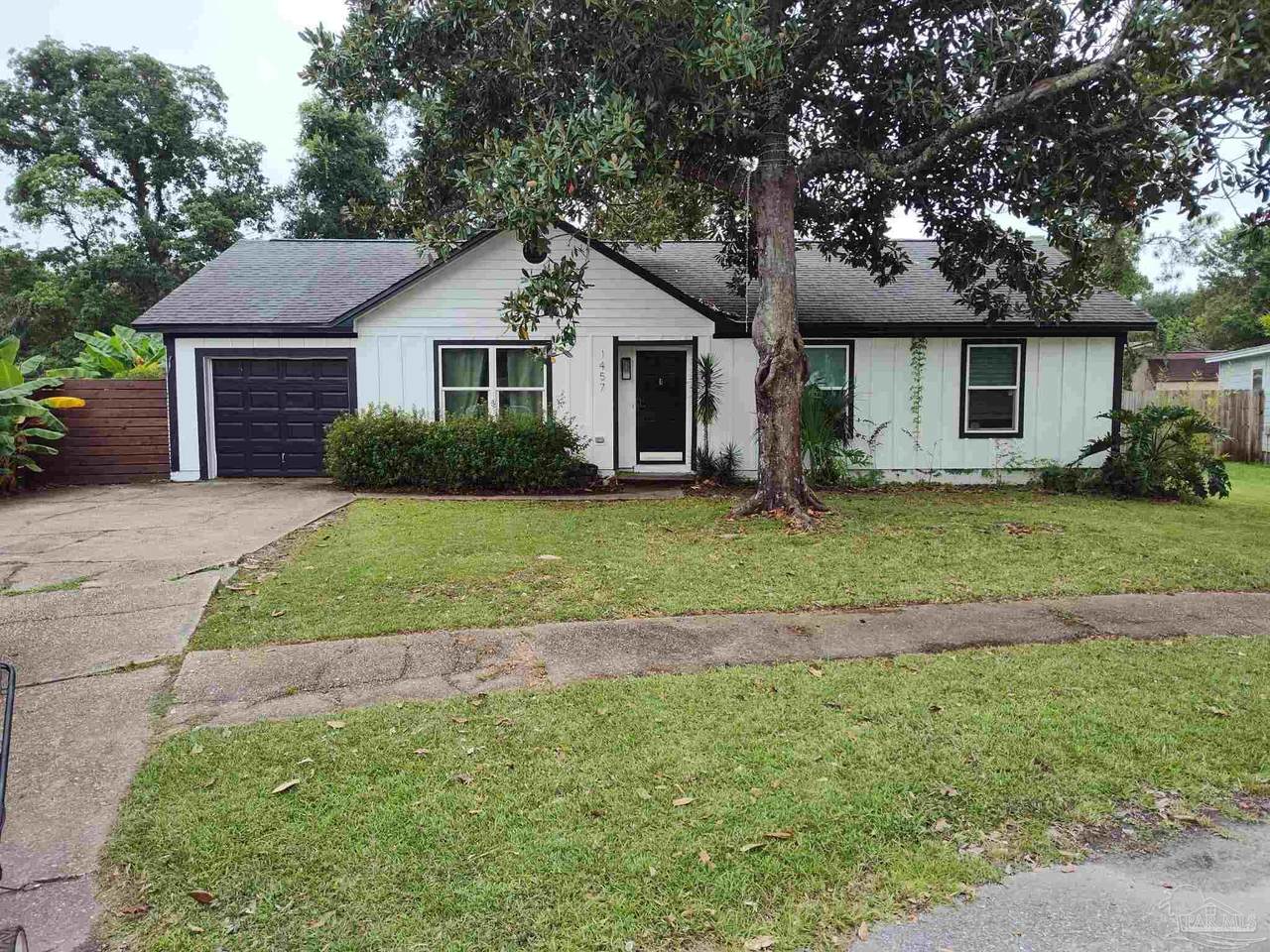 1457 Sanibel Ln - Photo 1