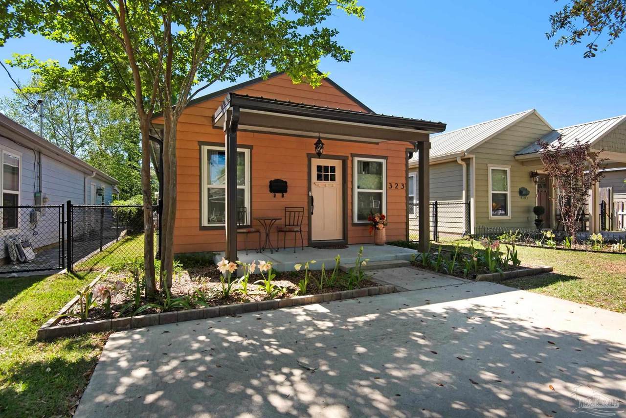 323 Reus St - Photo 1