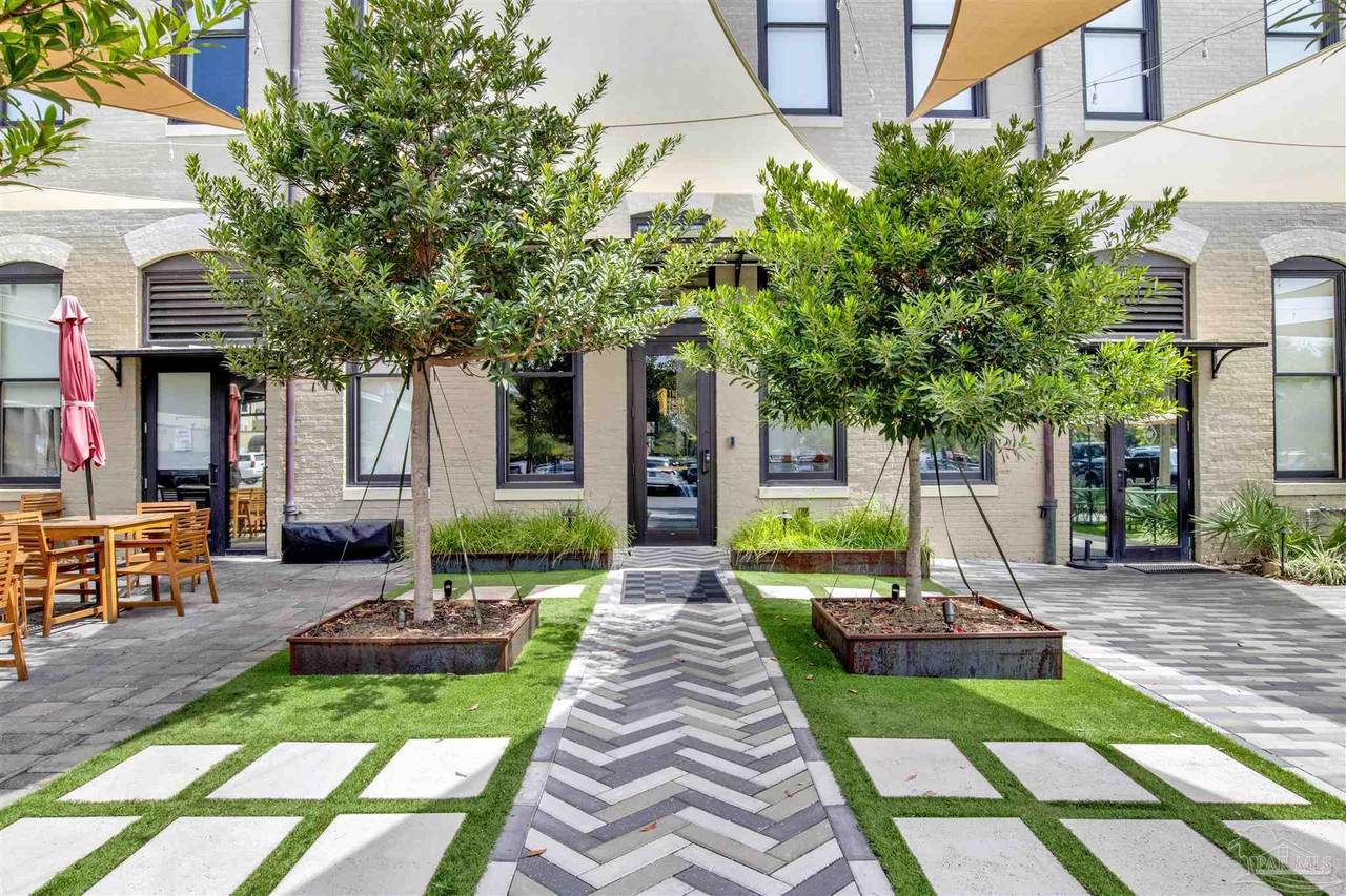 17 Palafox Pl - Photo 1