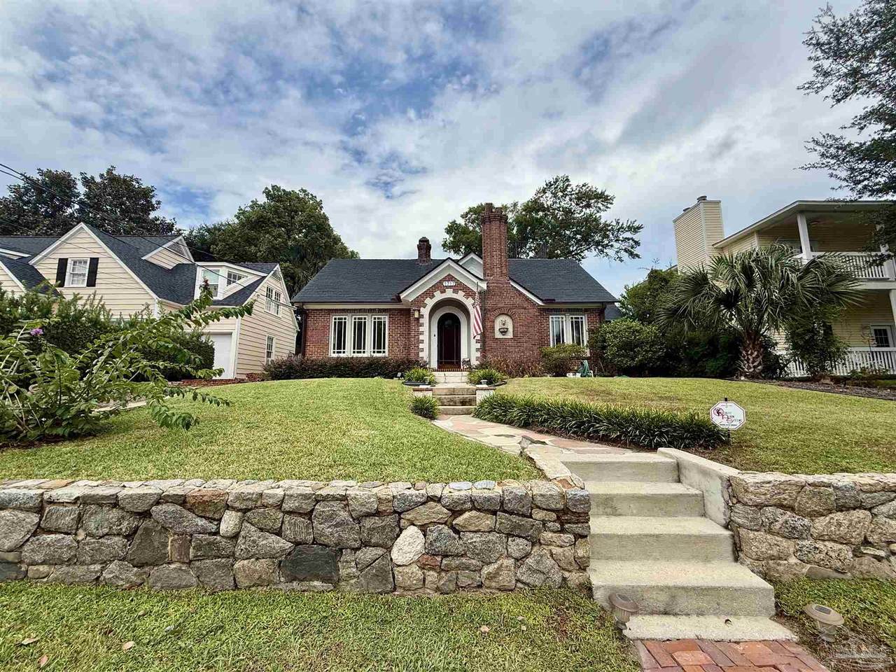 1717 Yates Ave - Photo 1