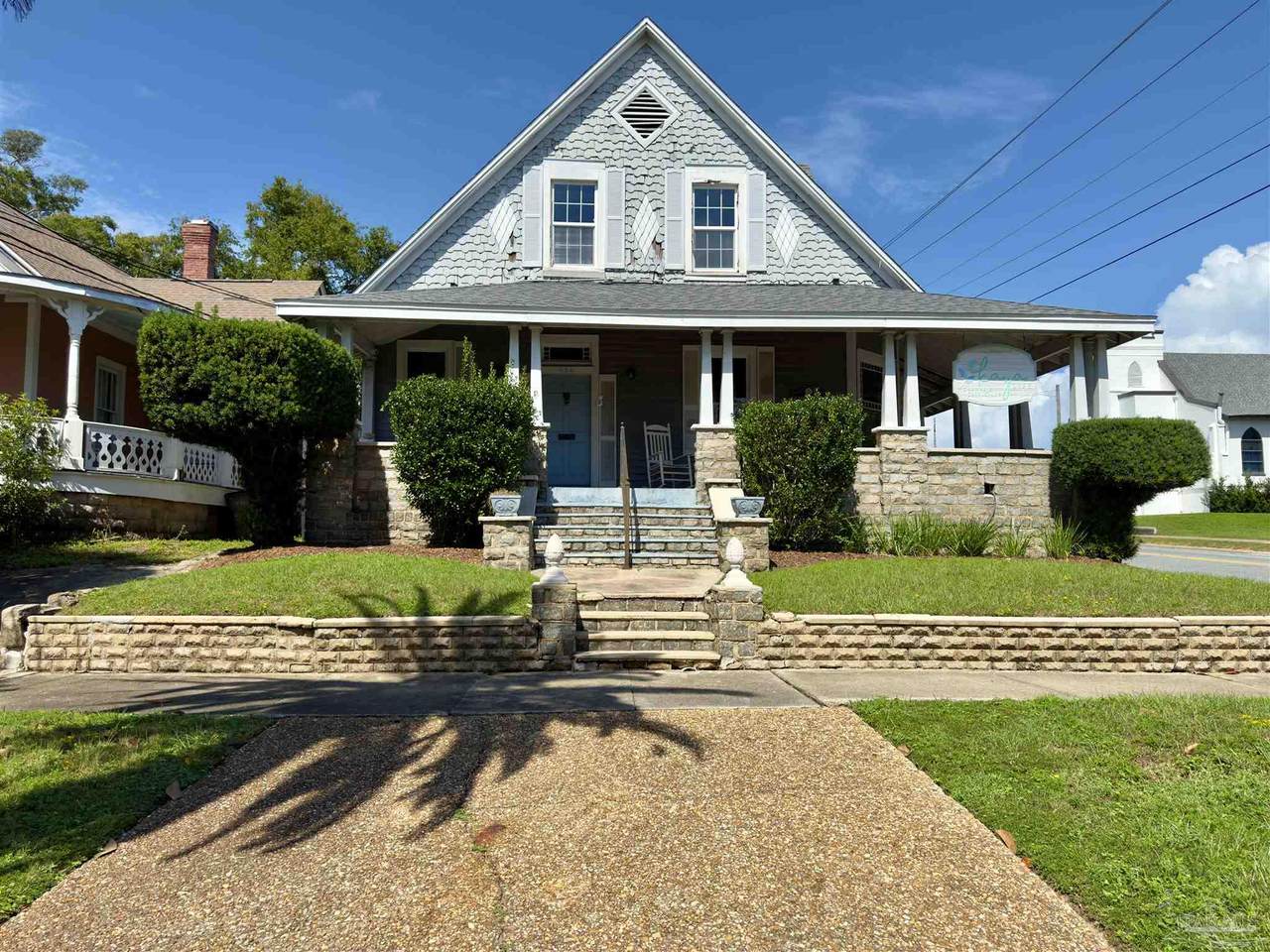 824 La Rua St - Photo 1