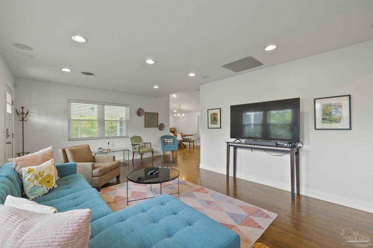200 Clematis St - Photo 1