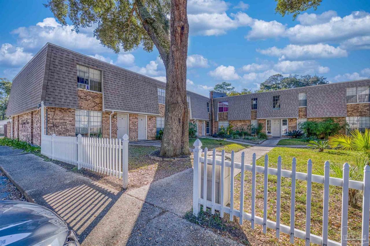 8101 Tippin Ave - Photo 1