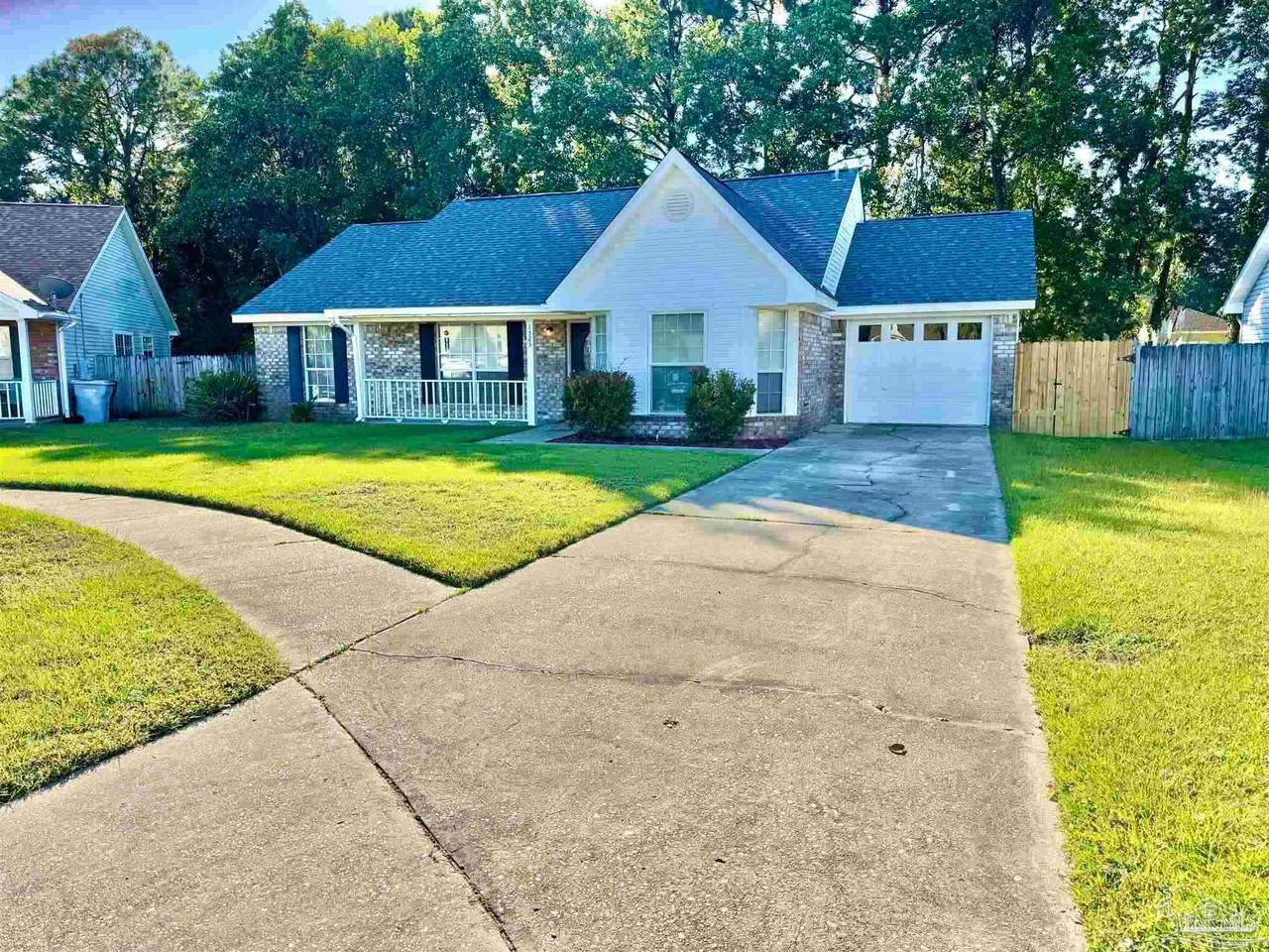 1323 Sterling Point Dr - Photo 1