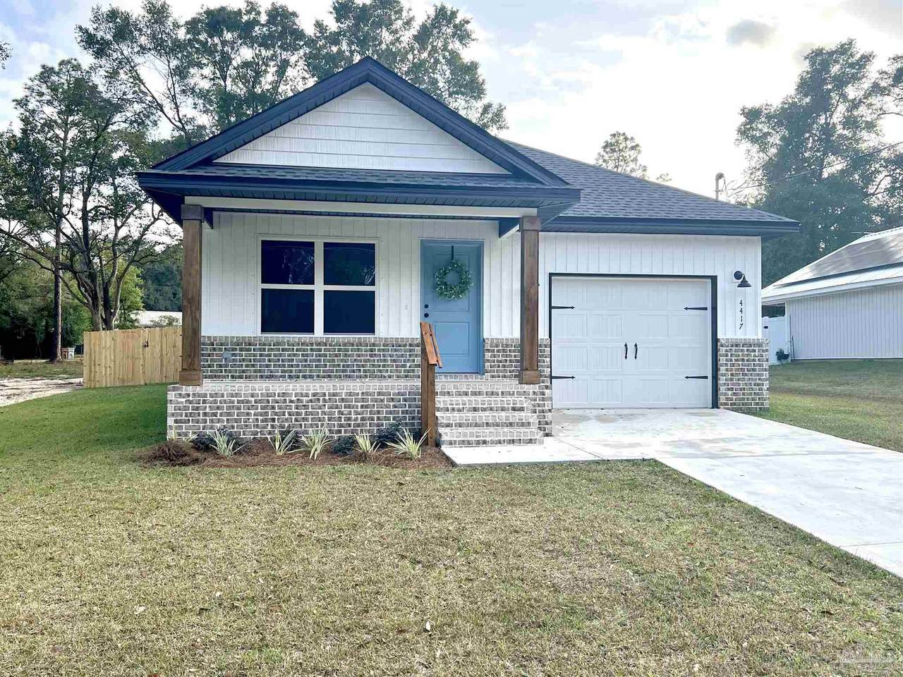 4417 Oak Ln - Photo 1