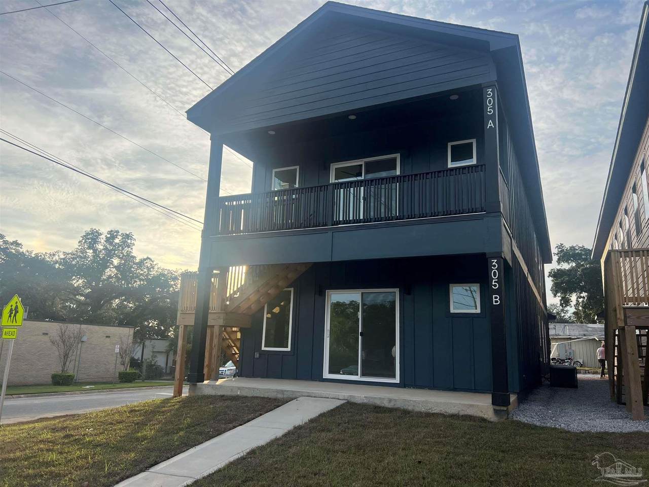 305 Pace Blvd - Photo 1