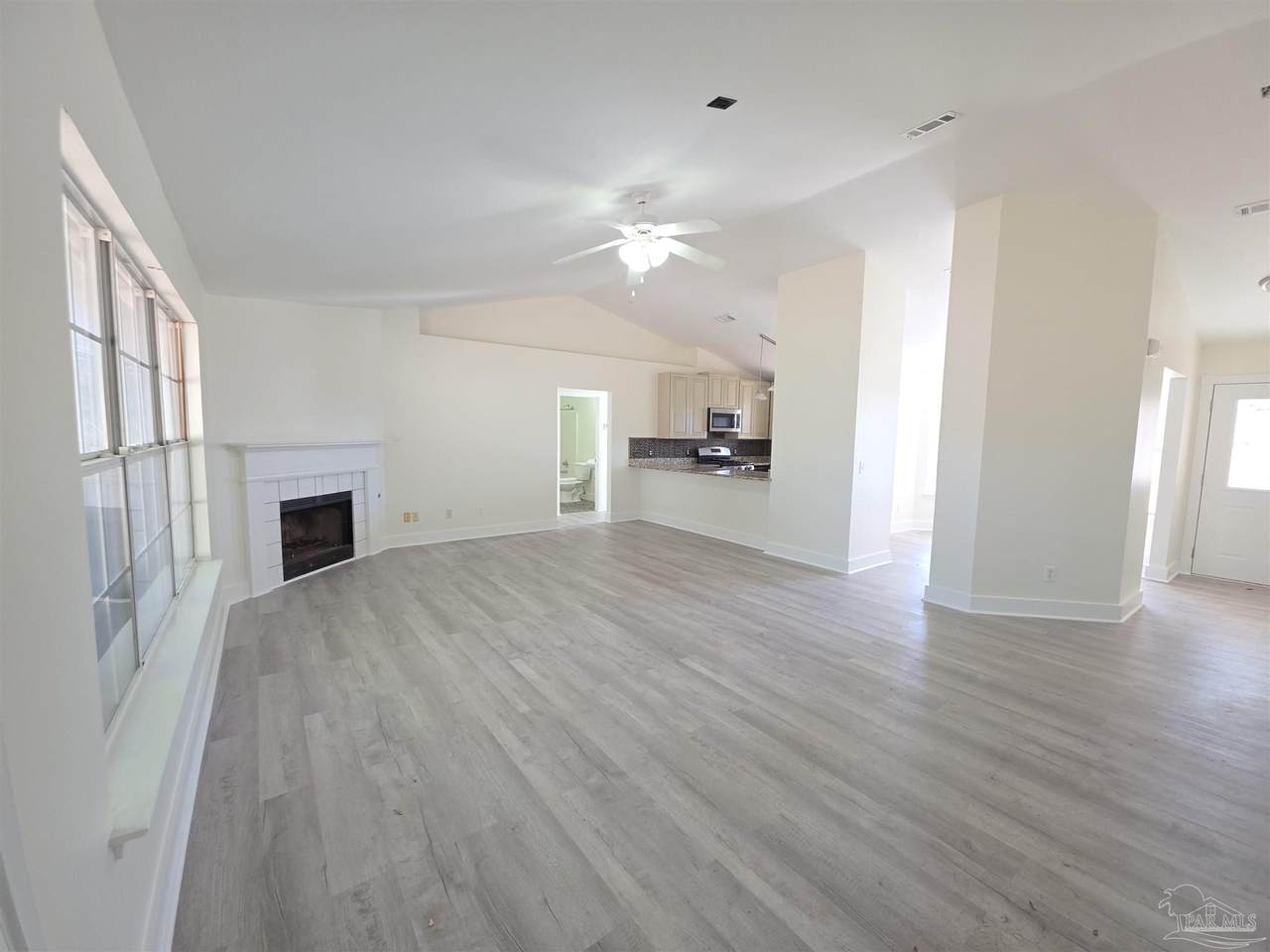 https://bt-photos.global.ssl.fastly.net/pensacola/1280_boomver_1_675443-2.jpg