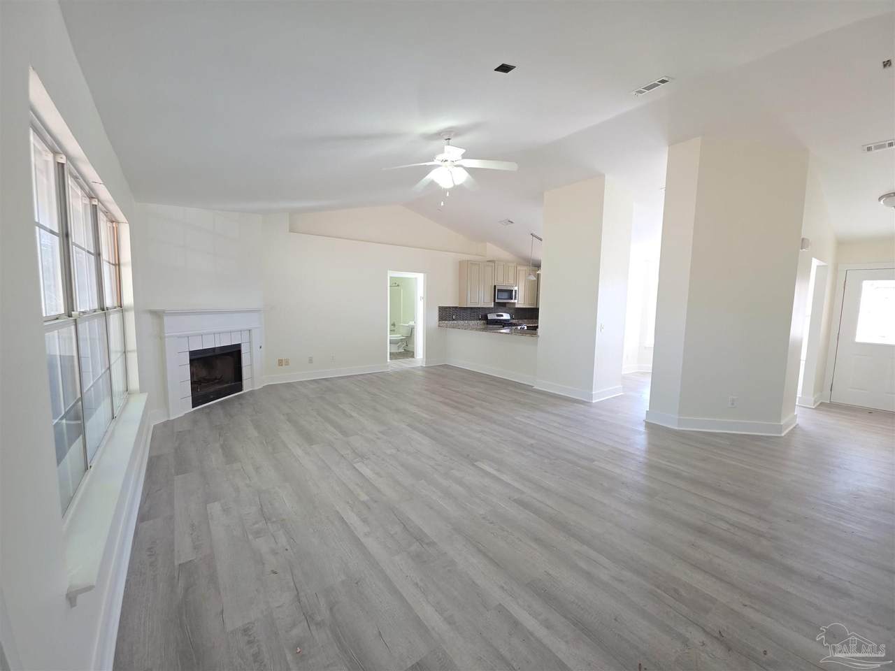 https://bt-photos.global.ssl.fastly.net/pensacola/1280_boomver_1_675443-2.jpg